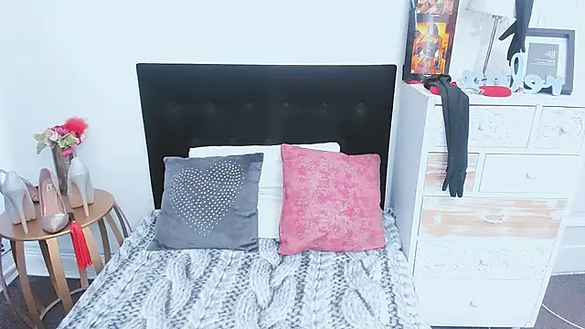 sweetMariina online show from April 2, 2026, 6:55 am