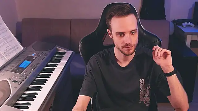 Sweetparker online show from April 6, 2026, 1:45 pm