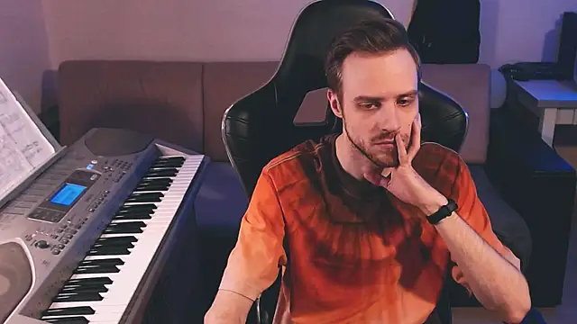 Sweetparker online show from April 13, 2026, 5:29 pm