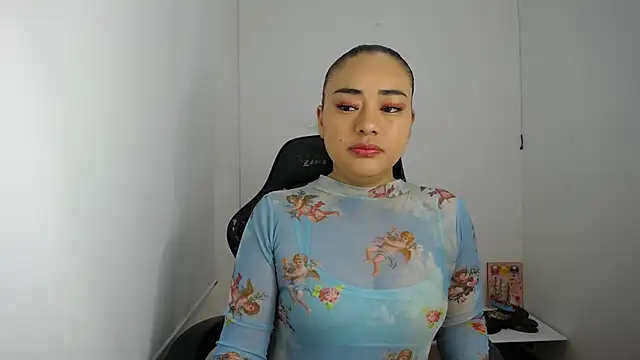 ReyleDoll online show from December 19, 2024, 7:51 pm