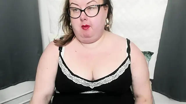 Snapshot of dirtyBonnie chatting on December 6, 2024, 5:20 am dirtyBonnie online show from December 6, 2024, 5:20 am