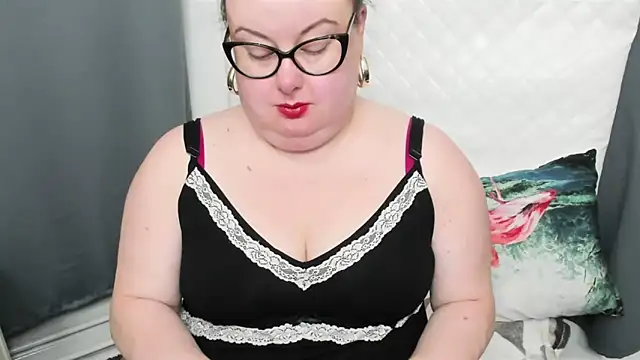 Snapshot of dirtyBonnie chatting on January 1, 2025, 5:54 am dirtyBonnie online show from January 1, 2025, 5:54 am