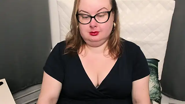 Snapshot of dirtyBonnie chatting on January 25, 2025, 4:56 am dirtyBonnie online show from January 25, 2025, 4:56 am