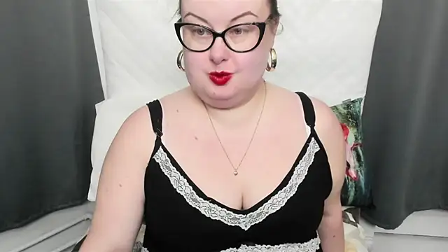 Snapshot of dirtyBonnie chatting on March 4, 2025, 7:01 pm dirtyBonnie online show from March 4, 2025, 7:01 pm