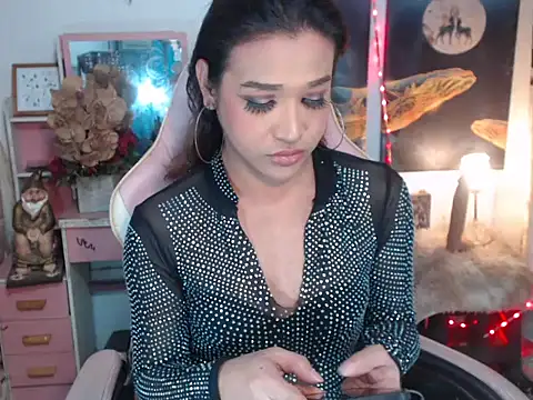 Snapshot of AsianMariaTs chatting on October 24, 2025, 2:35 pm AsianMariaTs online show from October 24, 2025, 2:35 pm