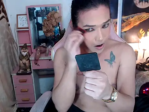 Snapshot of AsianMariaTs chatting on November 5, 2025, 2:06 pm AsianMariaTs online show from November 5, 2025, 2:06 pm