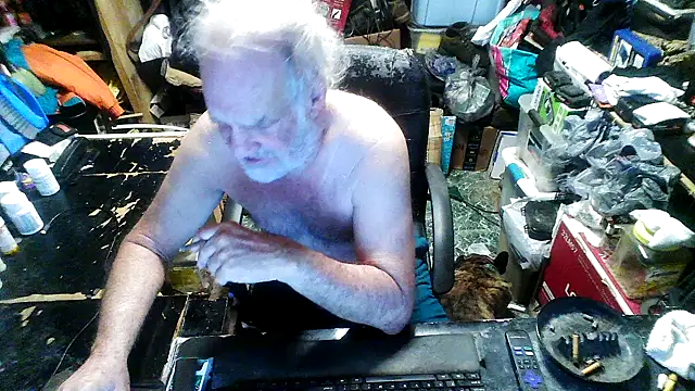 russtee online show from October 7, 2025, 2:14 pm