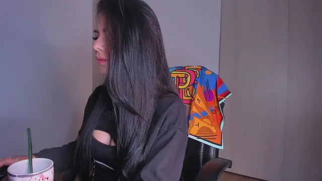 Snapshot of Lisegg_ chatting on November 7, 2025, 10:59 am Lisegg online show from November 7, 2025, 10:59 am