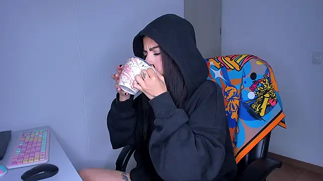 Lisegg  online show from April 18, 2026, 10:19 am