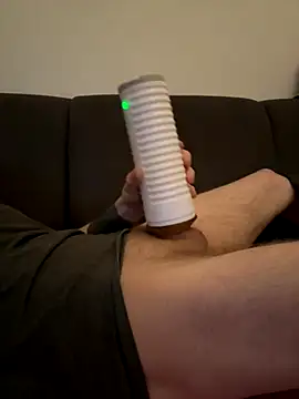 LionBoy1976 online show from October 28, 2025, 3:43 am