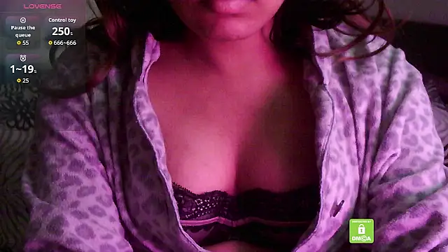 bxdgirlhr online show from April 24, 2026, 5:37 pm