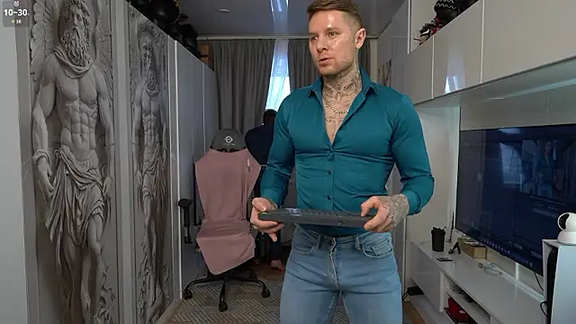 NickHOWLEN online show from February 20, 2026, 2:28 pm