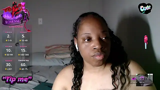 Sexymona1218 online show from October 30, 2025, 11:16 pm