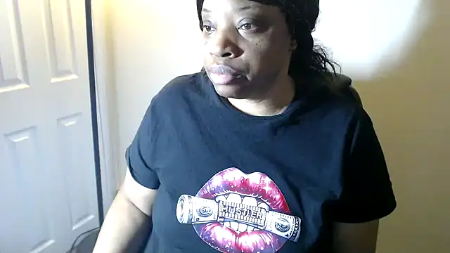 Snapshot of Sexymona1218 chatting on February 28, 2026, 9:43 am Sexymona1218 online show from February 28, 2026, 9:43 am