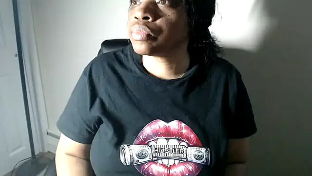 Snapshot of Sexymona1218 chatting on February 28, 2026, 10:44 pm Sexymona1218 online show from February 28, 2026, 10:44 pm