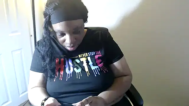 Sexymona1218 online show from April 17, 2026, 10:40 am