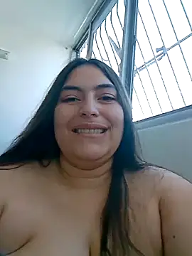 xandra252 online show from April 11, 2026, 1:04 pm