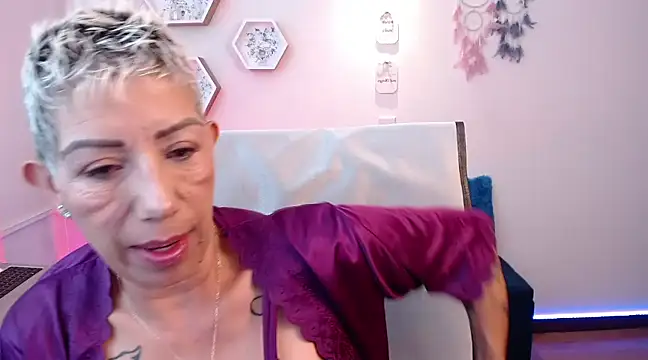 Snapshot of DevoraRose chatting on March 1, 2025, 1:22 am DevoraRose online show from March 1, 2025, 1:22 am