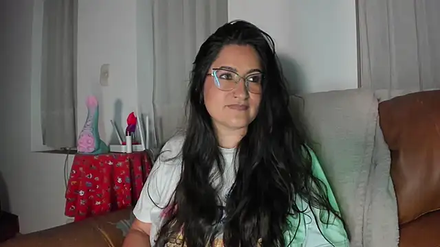 DeesseLuxure online show from November 16, 2025, 8:20 am