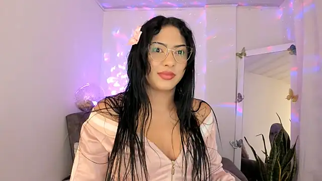 kirasofia online show from September 25, 2025, 6:06 am