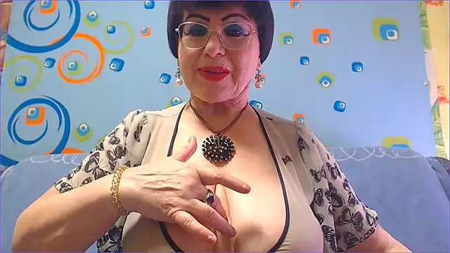 NaughtyMOM4uX online show from October 4, 2025, 4:43 am