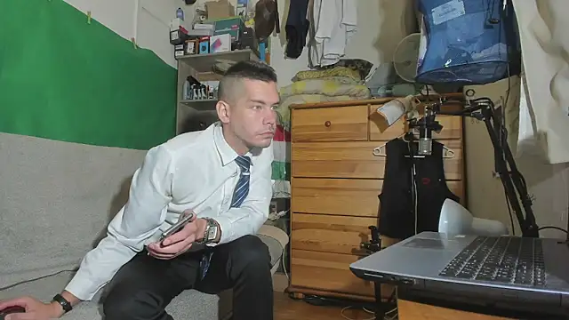 viraglaci18xh online show from November 3, 2025, 4:19 pm