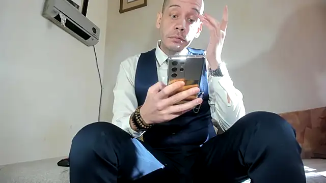 viraglaci18xh online show from February 27, 2026, 1:00 pm