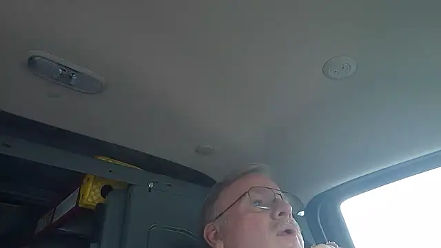 noonfunxh online show from October 3, 2025, 7:22 pm