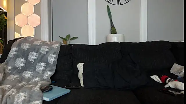 bestofdoseswirls online show from March 12, 2026, 7:47 am