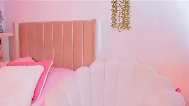 dulce doll1 online show from March 17, 2026, 12:30 pm