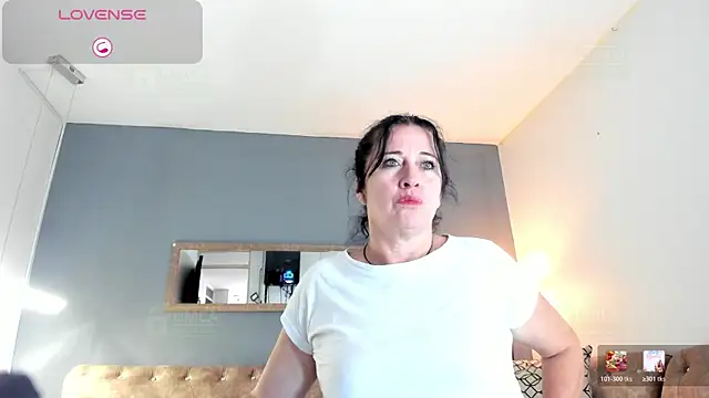 LADY HELLEN online show from May 27, 2026, 7:00 pm
