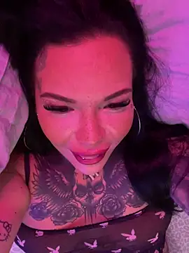  MelinaCurves  online show from December 4, 2025, 11:35 pm