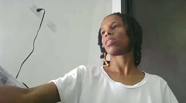 Snapshot of africa_deluxe chatting on February 21, 2025, 6:48 pm africa deluxe online show from February 21, 2025, 6:48 pm