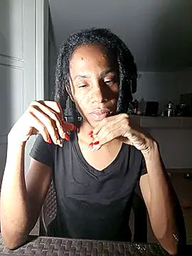 Snapshot of africa_deluxe chatting on September 12, 2025, 4:45 am africa deluxe online show from September 12, 2025, 4:45 am
