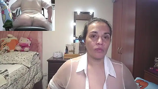 zoe hotxxx online show from March 23, 2026, 1:48 pm