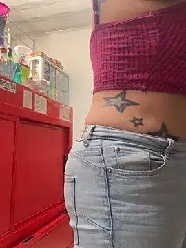 Snapshot of emilyjohanson chatting on December 3, 2025, 3:54 pm emilyjohanson online show from December 3, 2025, 3:54 pm