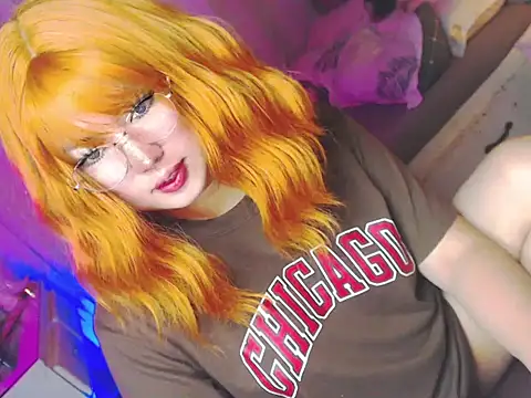 HOTnWILDalice online show from May 14, 2026, 2:40 am