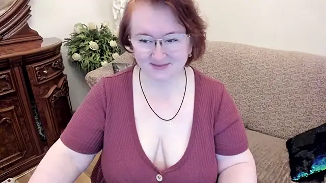 leiamillersonn online show from October 8, 2025, 5:49 am