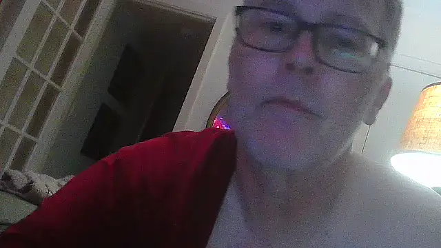 Snapshot of tightmaturebottom chatting on November 24, 2025, 8:03 am tightmaturebottom online show from November 24, 2025, 8:03 am