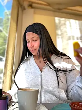 DannaaMeliza online show from November 21, 2025, 11:31 am