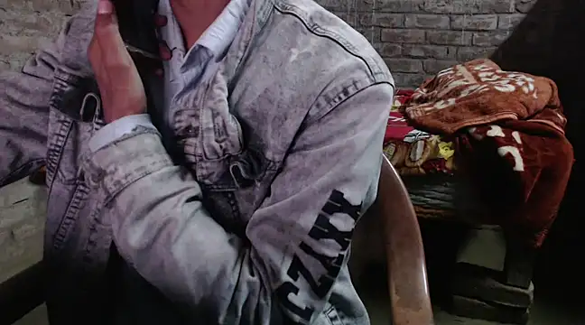 Snapshot of ThethunderPo chatting on December 10, 2024, 2:50 pm ThethunderPo online show from December 10, 2024, 2:50 pm