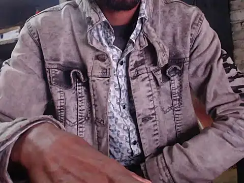 Snapshot of ThethunderPo chatting on December 15, 2024, 3:45 am ThethunderPo online show from December 15, 2024, 3:45 am