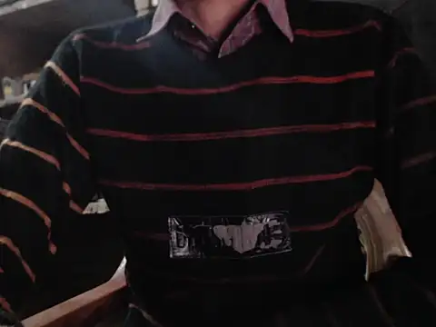 Snapshot of ThethunderPo chatting on December 15, 2024, 10:07 am ThethunderPo online show from December 15, 2024, 10:07 am