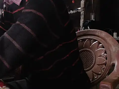 Snapshot of ThethunderPo chatting on December 17, 2024, 5:07 am ThethunderPo online show from December 17, 2024, 5:07 am