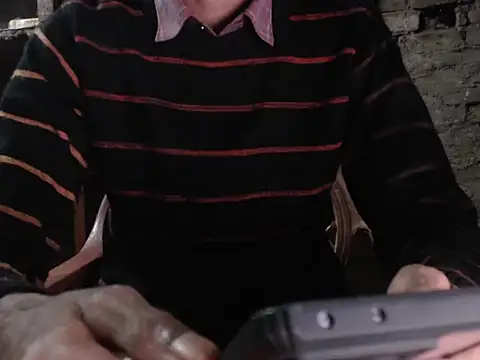 Snapshot of ThethunderPo chatting on December 17, 2024, 12:33 pm ThethunderPo online show from December 17, 2024, 12:33 pm