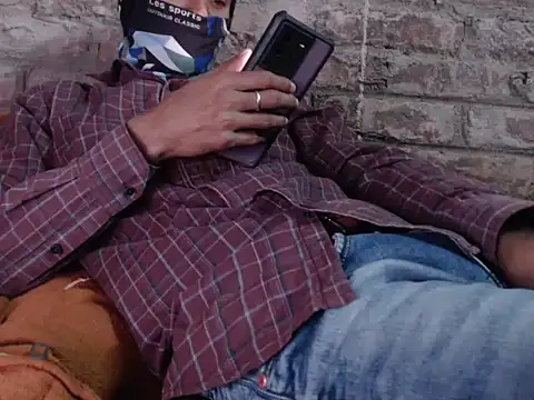 Snapshot of ThethunderPo chatting on January 14, 2025, 7:48 am ThethunderPo online show from January 14, 2025, 7:48 am