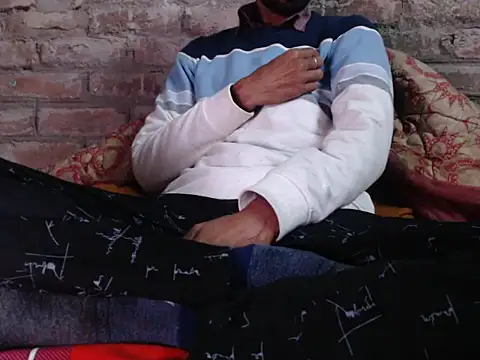 Snapshot of ThethunderPo chatting on January 15, 2025, 1:56 am ThethunderPo online show from January 15, 2025, 1:56 am