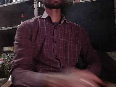 Snapshot of ThethunderPo chatting on February 20, 2025, 2:24 pm ThethunderPo online show from February 20, 2025, 2:24 pm