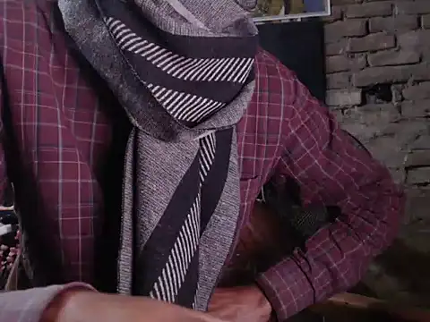 Snapshot of ThethunderPo chatting on February 21, 2025, 1:33 am ThethunderPo online show from February 21, 2025, 1:33 am