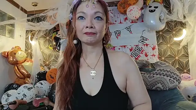 Snapshot of yummymeily chatting on November 2, 2025, 2:30 pm yummymeily online show from November 2, 2025, 2:30 pm